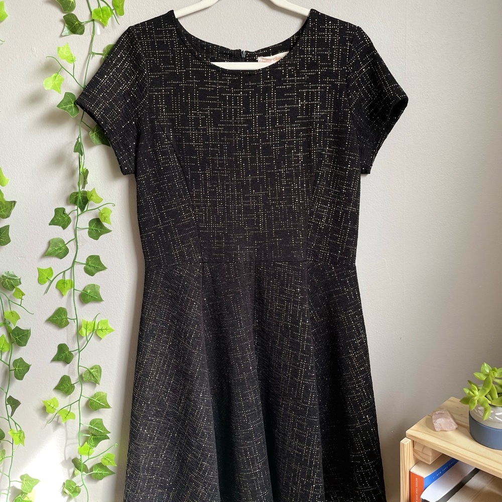 Brand new black and gold Creative Commune short sleeve dress (L)